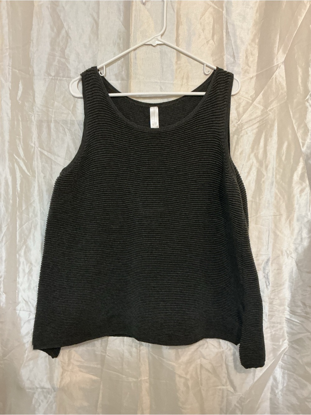 MarlaWynne Black Ribbed Sleeveless Scoop Neck Sweater